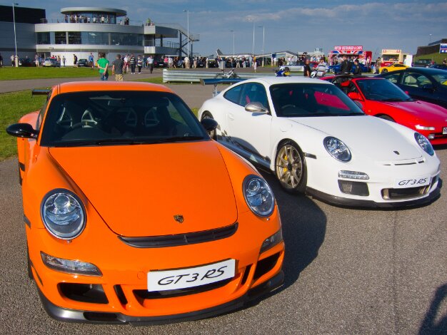 Porsche Sunday Service 2011 PistonHeads Sunday Service, held at the Silverstone Porsche Experience Centre, Sunday 2 October 2011. Porsches and other...
