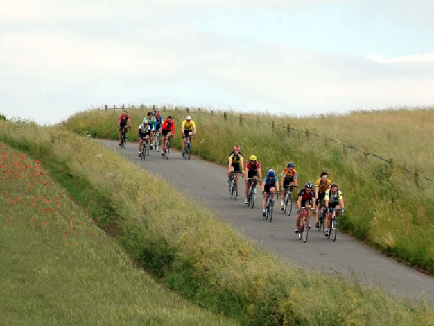 Circuit of the Cotswolds 2005 Photos from the inaugural Circuit of the Cotswolds . A charity ride of 50 or 100 miles in aid of Yorkshire Cancer...